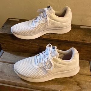 nike running shoes women size 8.5